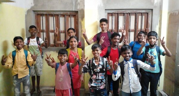 Nach 23 langen Monaten öffnen die Schulen in Kolkata  endlich wieder