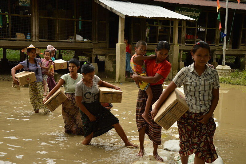 Fighting Floods in Myanmar. Photo: EU/ECHO/Pierre Prakash/flickr.com; CC BY-NC-ND 2.0<br>