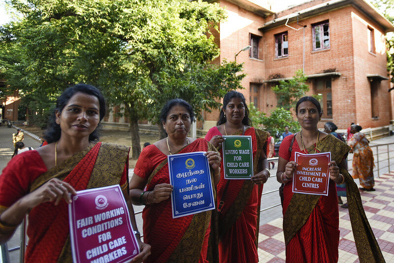 Fight for decent work for India's Anganwadis and ASHAs. Photo: Public Services International/Burhaan Kinu/flickr.com; CC BY-NC 2.0 <br>