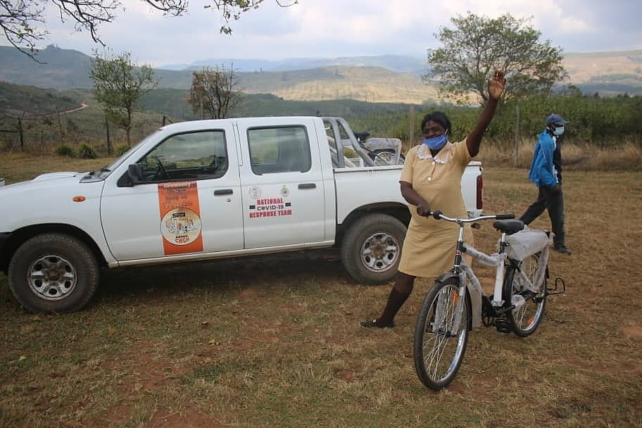 CHW in Rural Zimbabwe. Photo: © Itai Rusike, CWGH