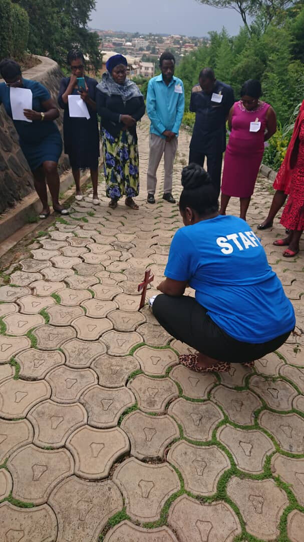 Taking trauma to the cross. Photo: © Mission 21 Trauma Healing and Resilience Centre Bamenda<br>