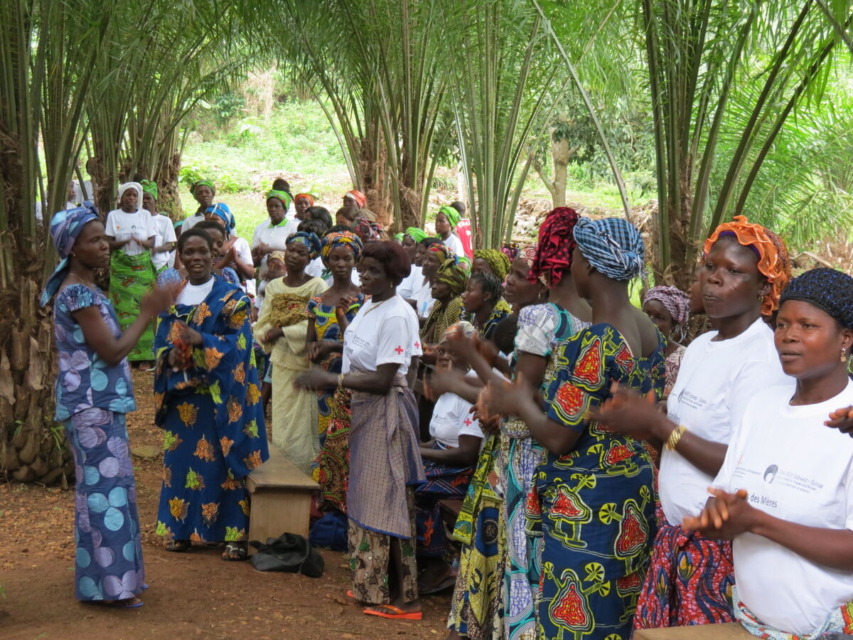 Change from the bottom: the role of the international community to promote community participation in health