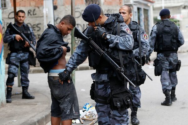 «Kriegsmaterial ausser Kontrolle ‒ Waffengewalt in Brasilien»
