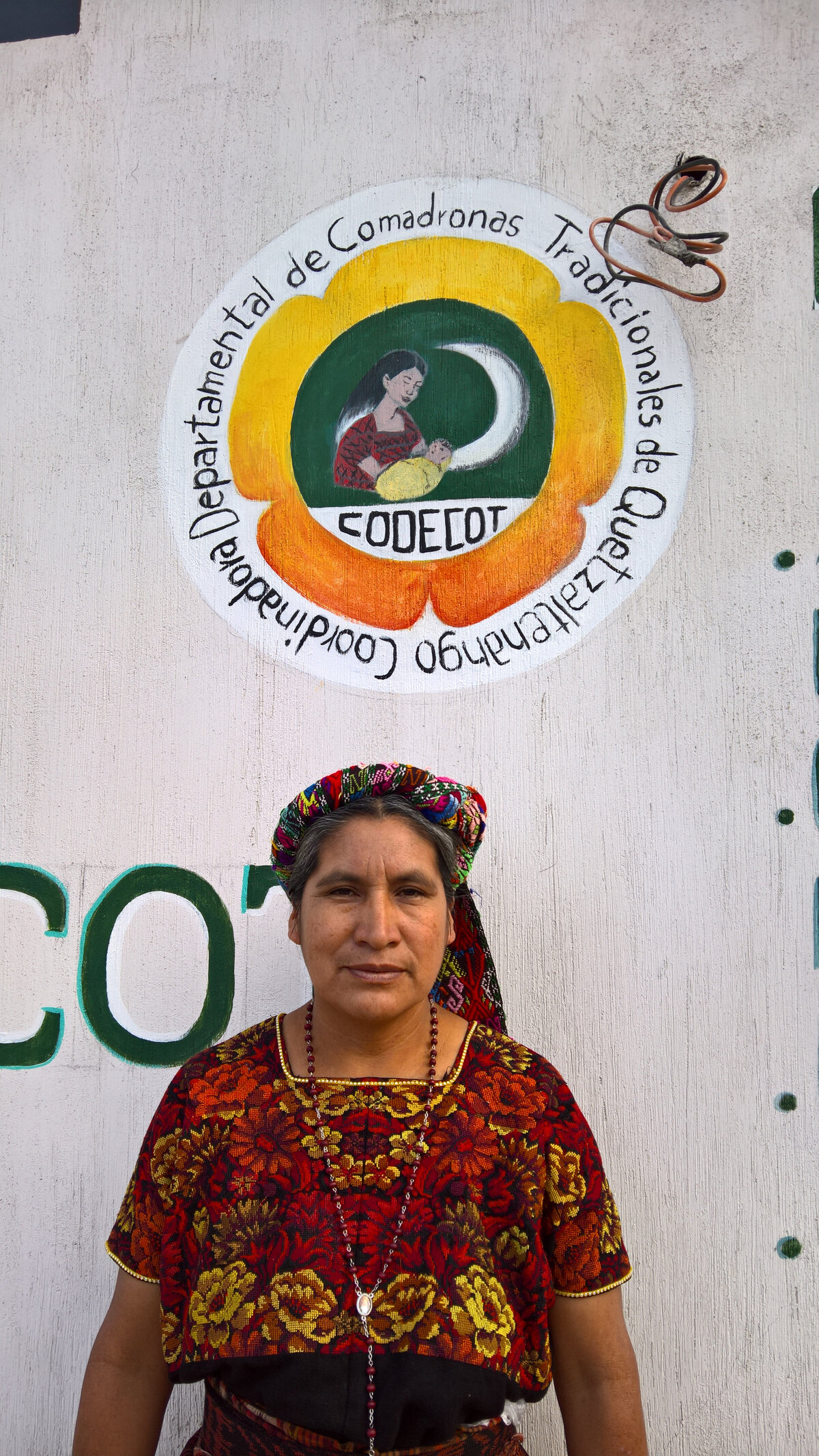 Un membre de l'équipe du projet devant le bureau de CODECOT, Quetzaltenango, 2016. Photo: © Béatrice Junod