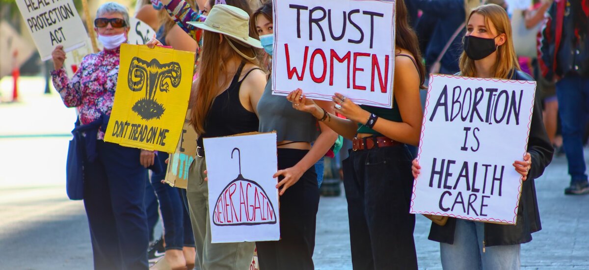 20 ans du régime du délai, le 2 juin à Berne – Mobilisation pour la suppression de l’avortemen du code pénal