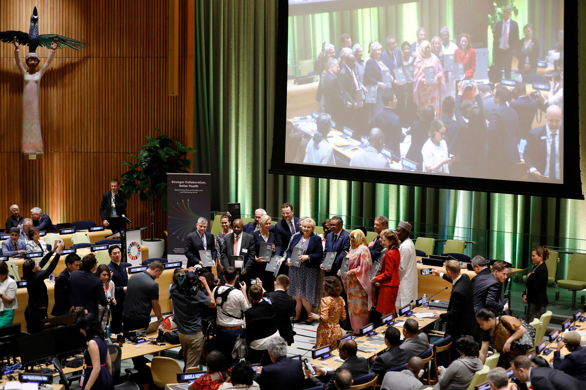Szene vom Launch des "Globalen Aktionsplans für ein gesundes Leben und Wohlbefinden für alle: Stärkung der Zusammenarbeit zwischen multilateralen Organisationen zur Beschleunigung der Fortschritte der Länder bei den gesundheitsbezogenen Zielen für nachhaltige Entwicklung". Foto: UN Women/flickr.com; CC BY-NC-ND 2.0 Deed 