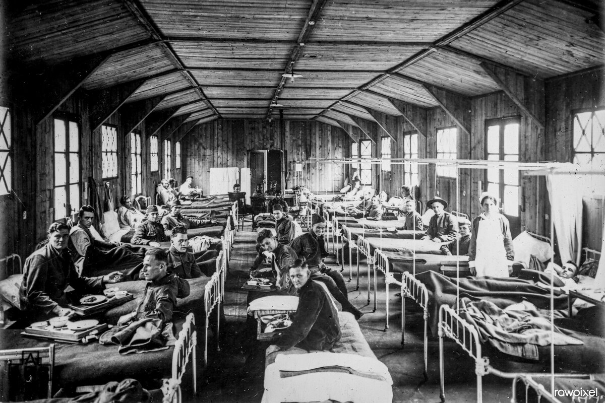 Eine Krankenstationen im Basiskrankenhaus in Dijon, Frankreich (1919). Foto: Free Public Domain Illustration/flickr.com; CC BY 4.0 Deed