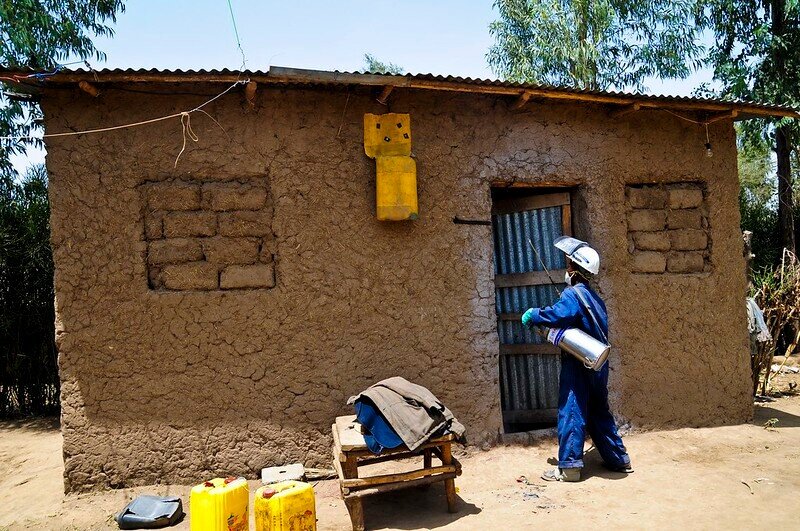 Spraying a house to protect residents from malaria. Photo: USAID Ethiopia/flickr.com; CC BY 4.0 Deed <br>