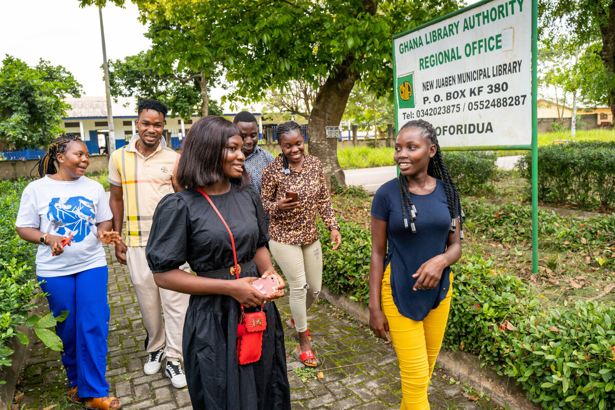 Young people in Koforidua, Ghana. Photo: © Fondation Botnar.