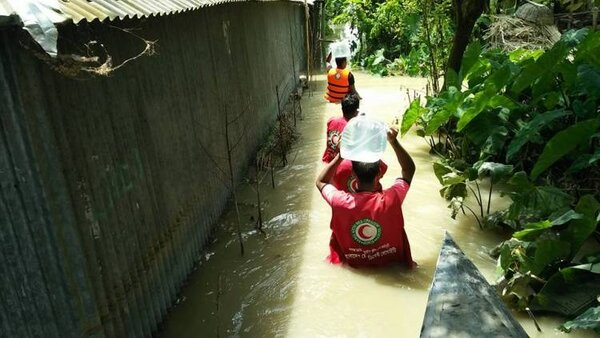 Aide d’urgence de la CRS dans les villages inondés
