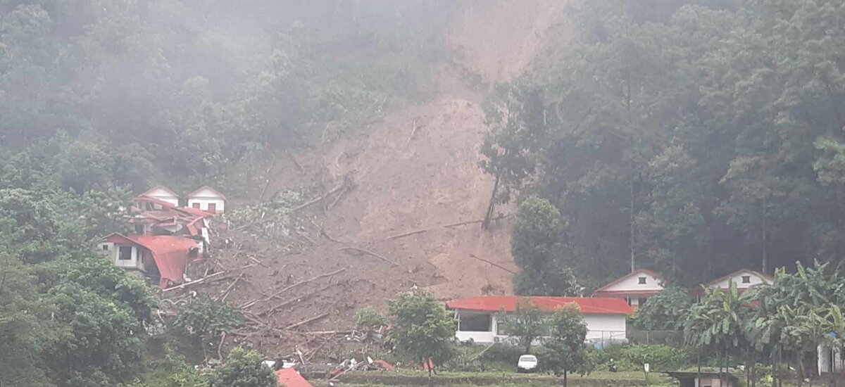 Les violentes pluies provoquent des inondations et des glissements de terrain au Népal.